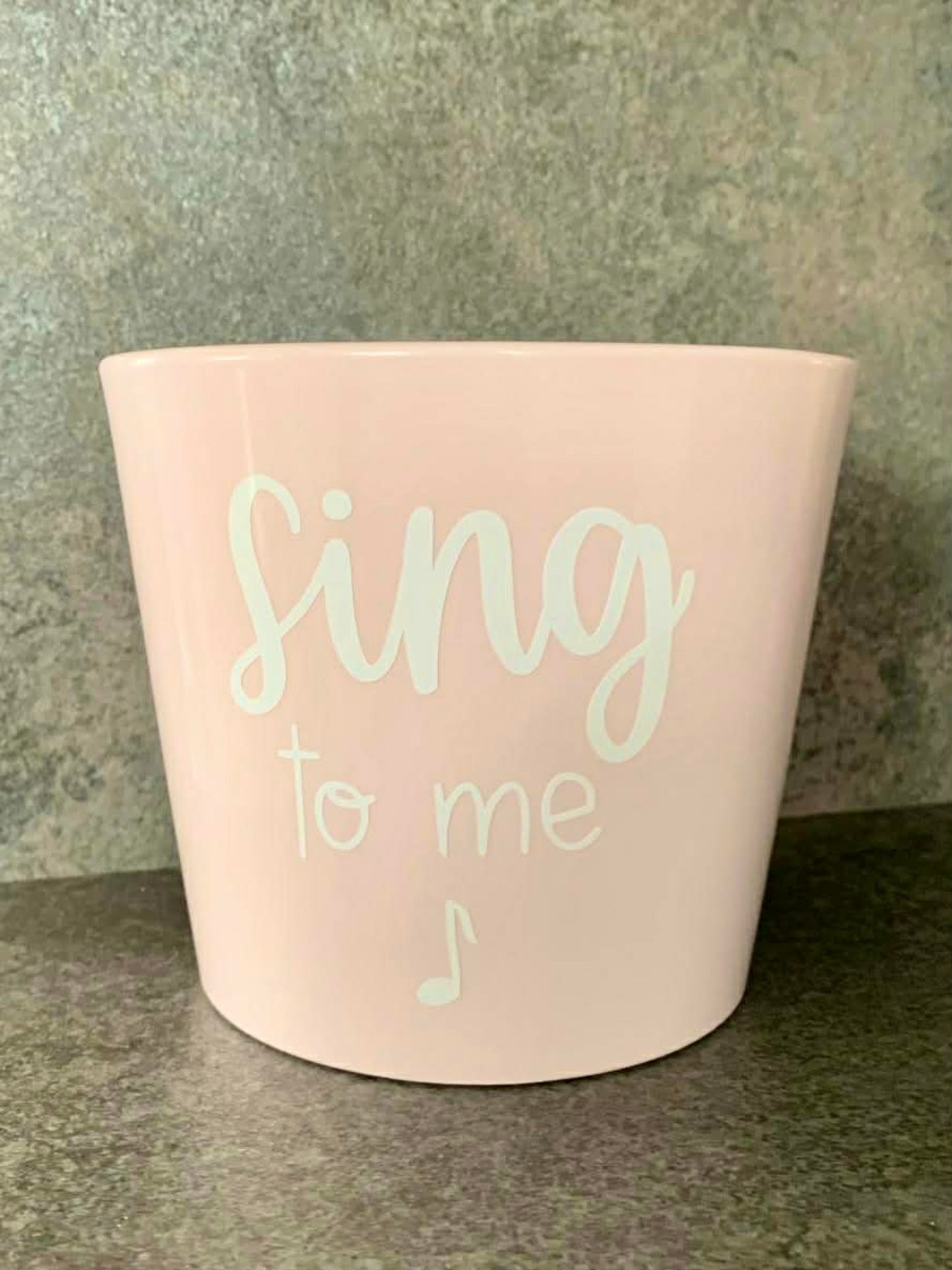 'Sing to me' plant pot
