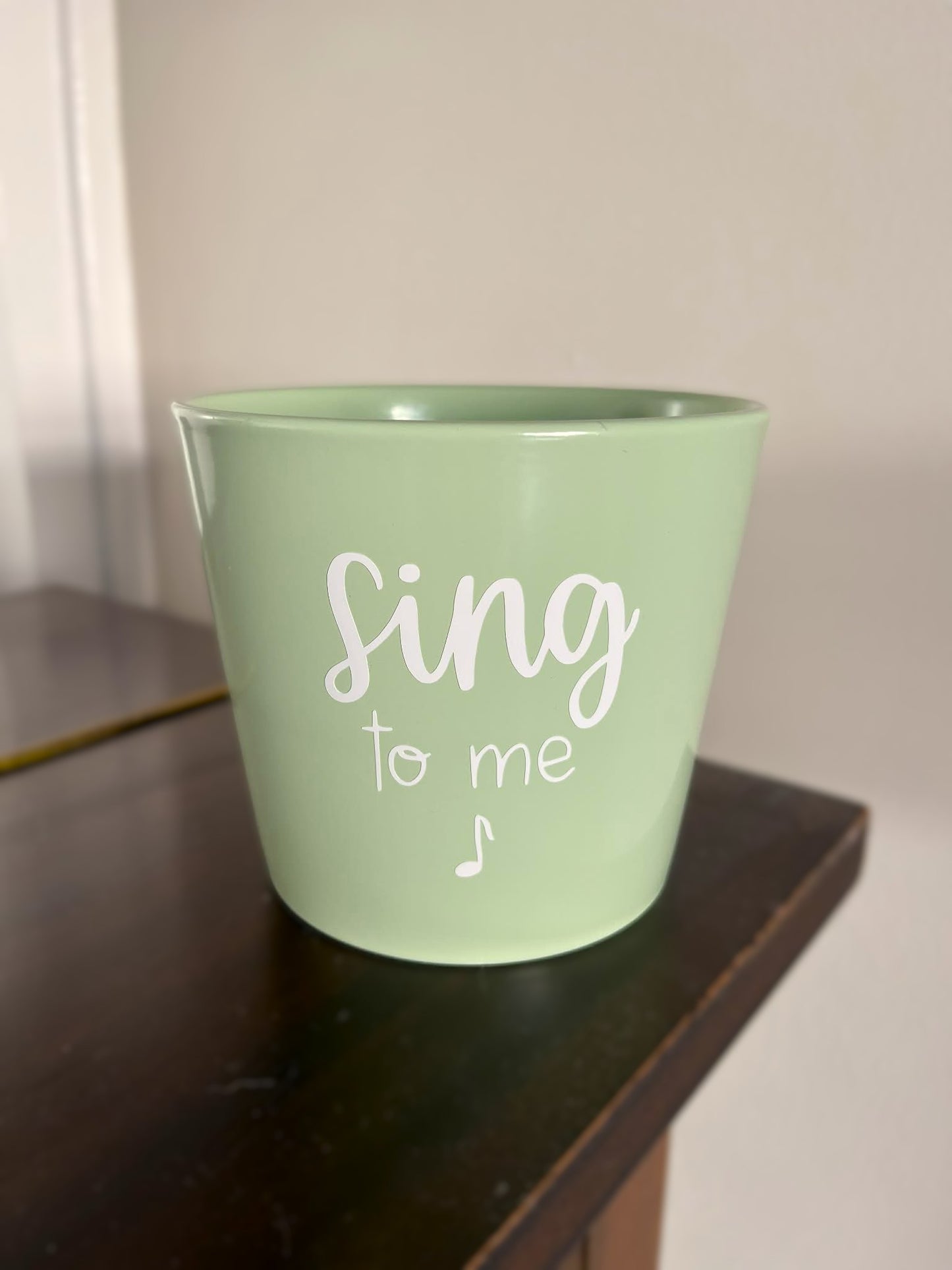 'Sing to me' plant pot