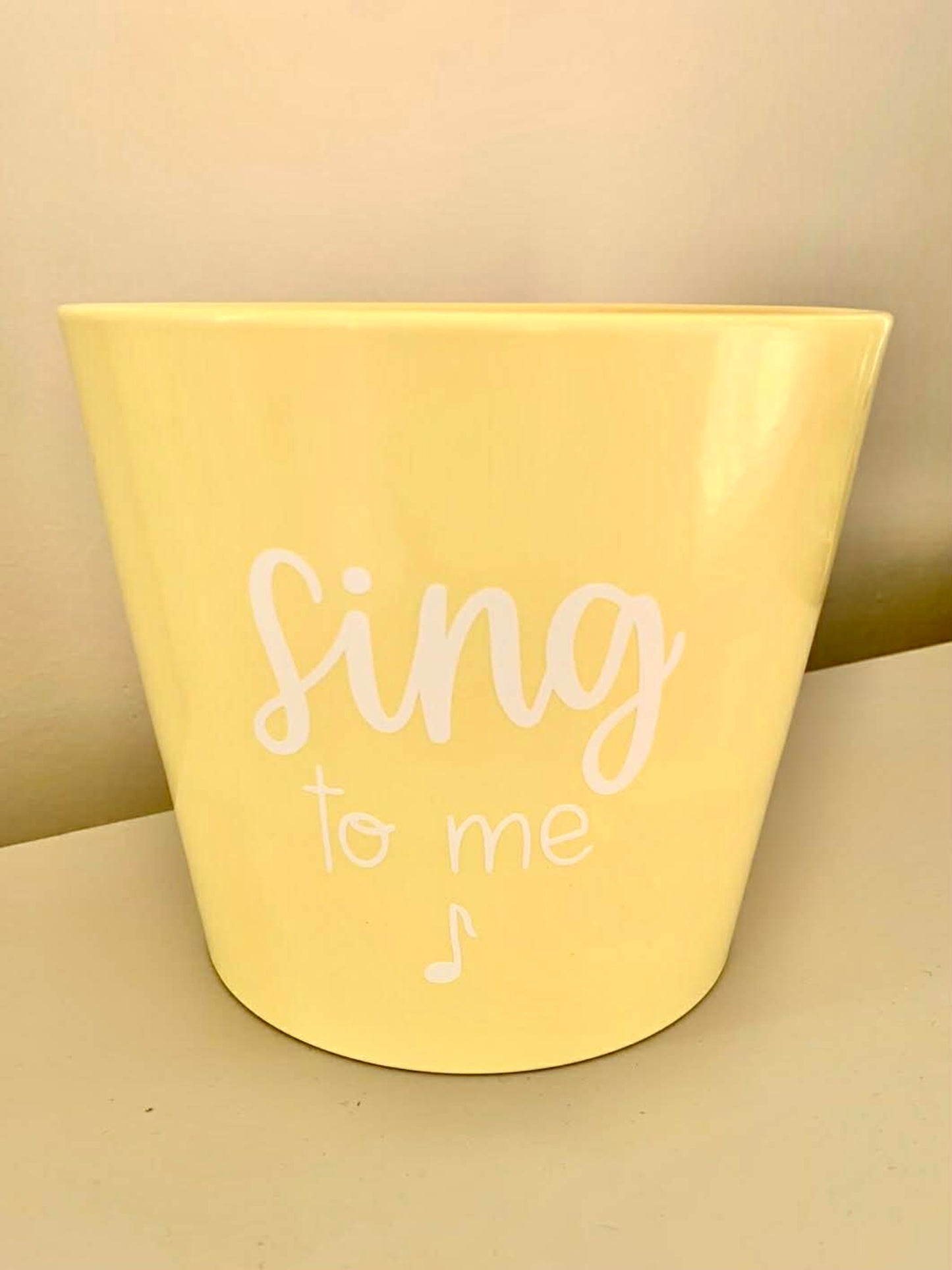 'Sing to me' plant pot